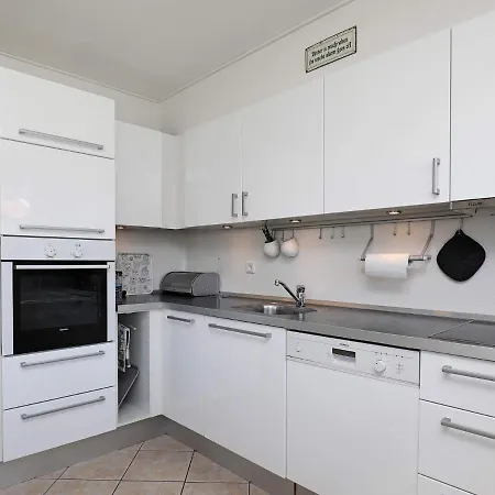 6 Person Holiday In